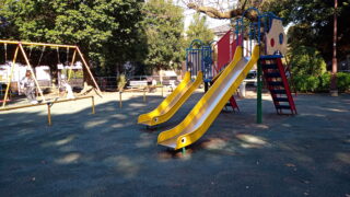 滑り台 羽根木公園 子連れ 遊具 ピクニック 東京公園 アクセス 児童遊園 巨大な滑り台 迷路の遊び場 グローブジャングル 球体型の回転式ジャングルジム 砂場