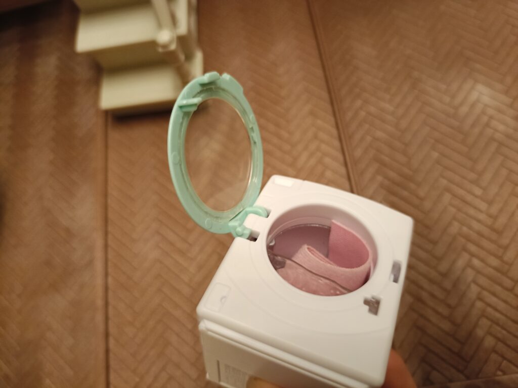 赤い屋根の大きなお家 デラックスセット -屋根裏はひみつのお部屋-　洗濯機　蓋が壊れやすい